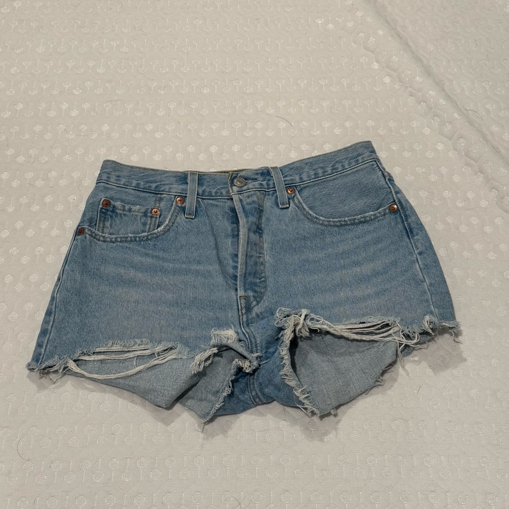 Levi’s 501 Original Denim Shorts Size 28